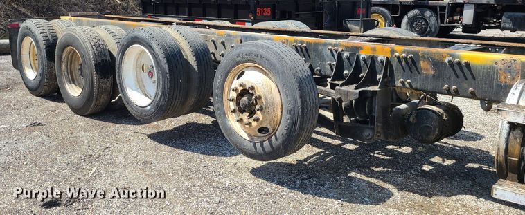 image for item LI9011 2006 Mack CT Granite  truck cab and chassis