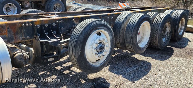 image for item LI9011 2006 Mack CT Granite  truck cab and chassis