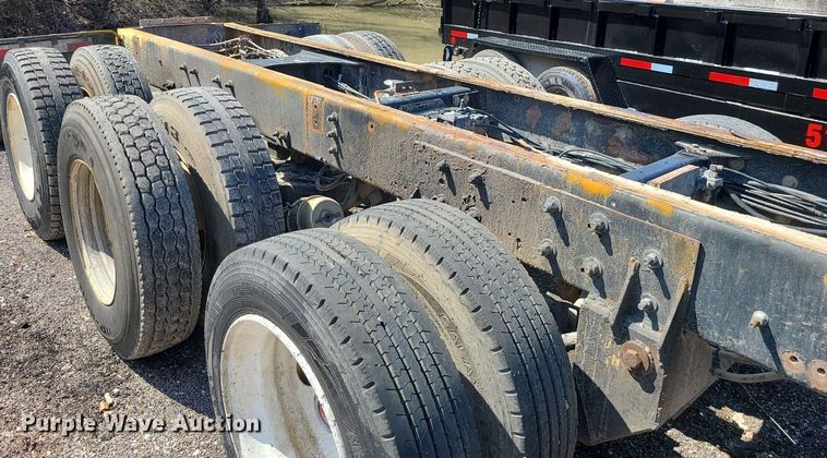 image for item LI9011 2006 Mack CT Granite  truck cab and chassis