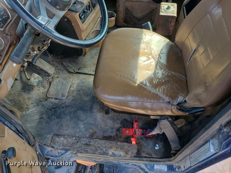 image for item LI9011 2006 Mack CT Granite  truck cab and chassis