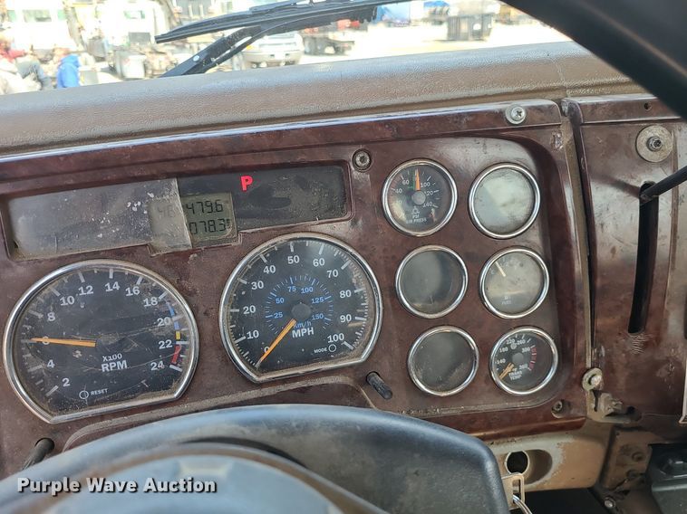 image for item LI9011 2006 Mack CT Granite  truck cab and chassis