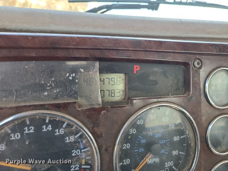 image for item LI9011 2006 Mack CT Granite  truck cab and chassis