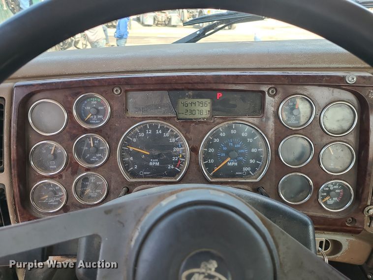 image for item LI9011 2006 Mack CT Granite  truck cab and chassis