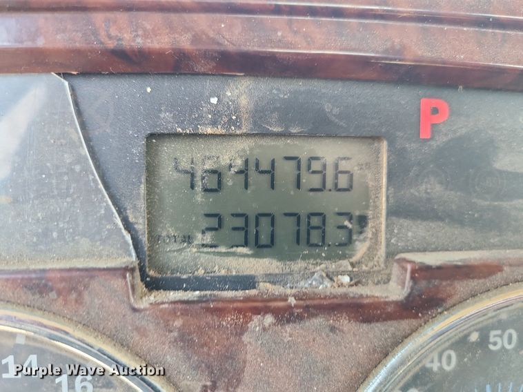 image for item LI9011 2006 Mack CT Granite  truck cab and chassis