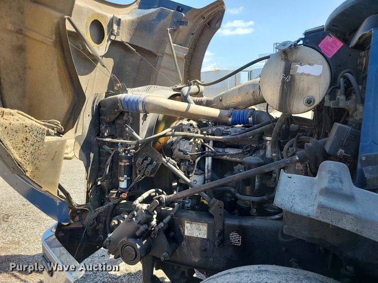 image for item LI9011 2006 Mack CT Granite  truck cab and chassis