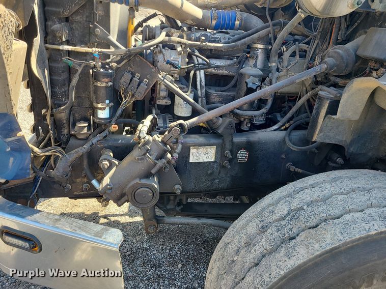 image for item LI9011 2006 Mack CT Granite  truck cab and chassis