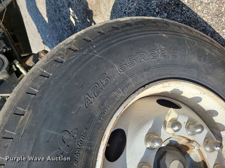 image for item LI9011 2006 Mack CT Granite  truck cab and chassis