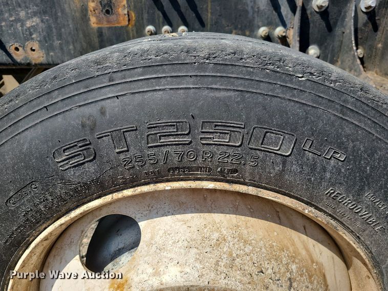 image for item LI9011 2006 Mack CT Granite  truck cab and chassis