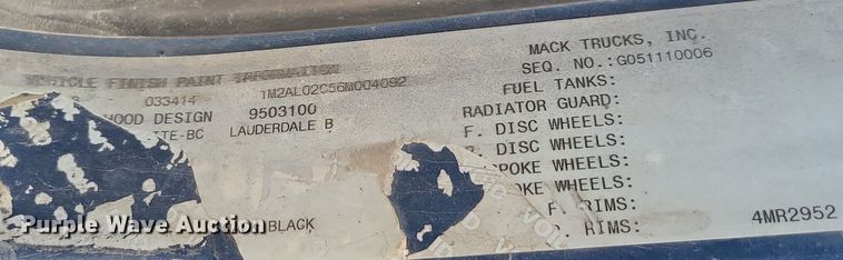 image for item LI9011 2006 Mack CT Granite  truck cab and chassis