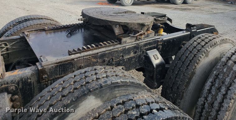 image for item LI9021 1990 Ford LT9000  semi truck