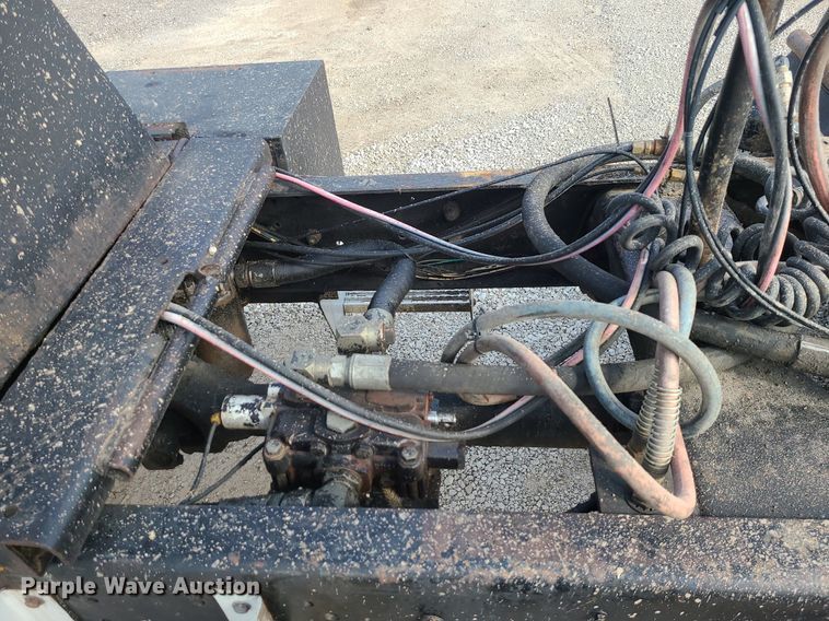 image for item LI9021 1990 Ford LT9000  semi truck