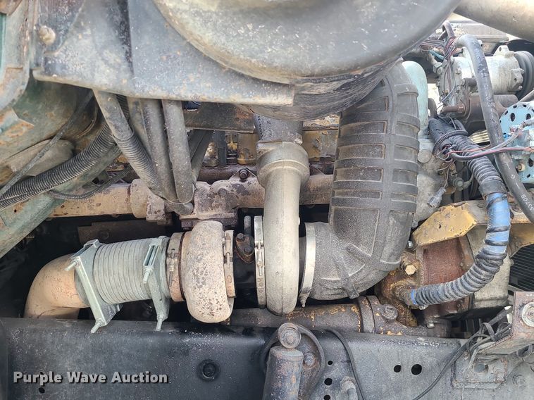 image for item LI9021 1990 Ford LT9000  semi truck