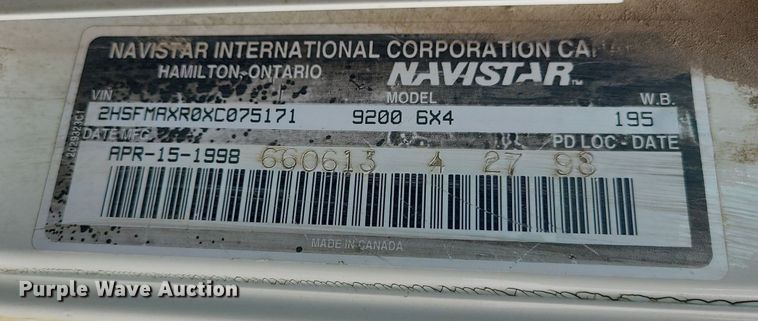 image for item LI9023 1999 International 9200  semi truck