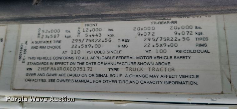 image for item LI9023 1999 International 9200  semi truck