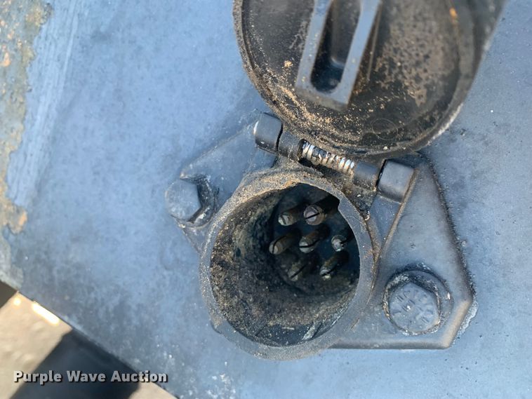 image for item LI9114 2004 Mack CH613  semi truck