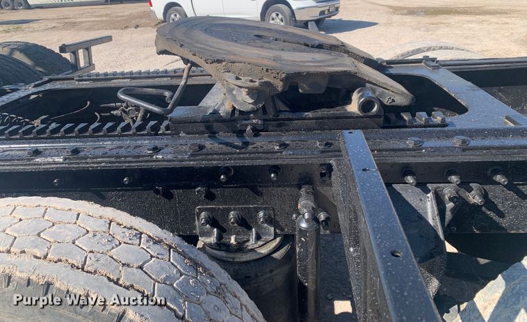 image for item LI9114 2004 Mack CH613  semi truck