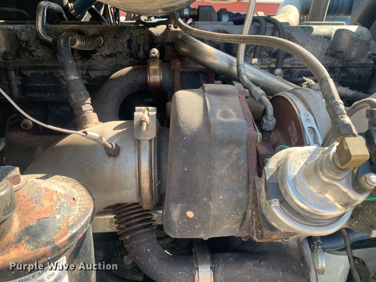 image for item LI9114 2004 Mack CH613  semi truck