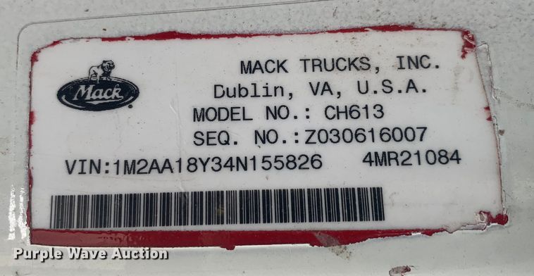 image for item LI9114 2004 Mack CH613  semi truck