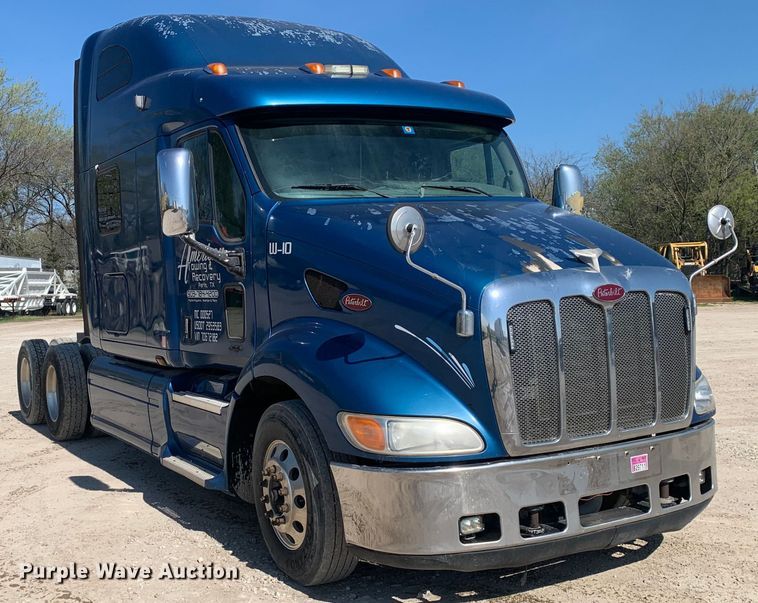 image for item LI9115 2007 Peterbilt 387  semi truck