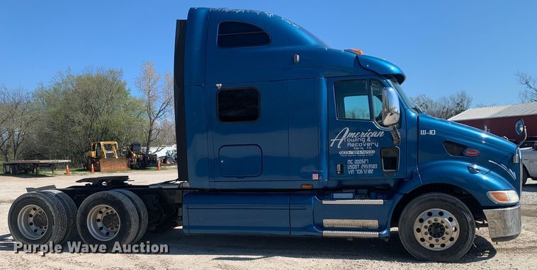 image for item LI9115 2007 Peterbilt 387  semi truck