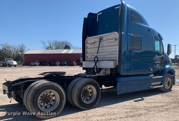 image for item LI9115 2007 Peterbilt 387  semi truck
