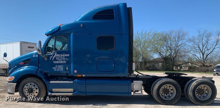 image for item LI9115 2007 Peterbilt 387  semi truck