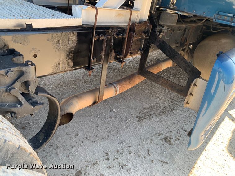 image for item LI9115 2007 Peterbilt 387  semi truck