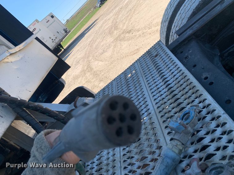 image for item LI9115 2007 Peterbilt 387  semi truck