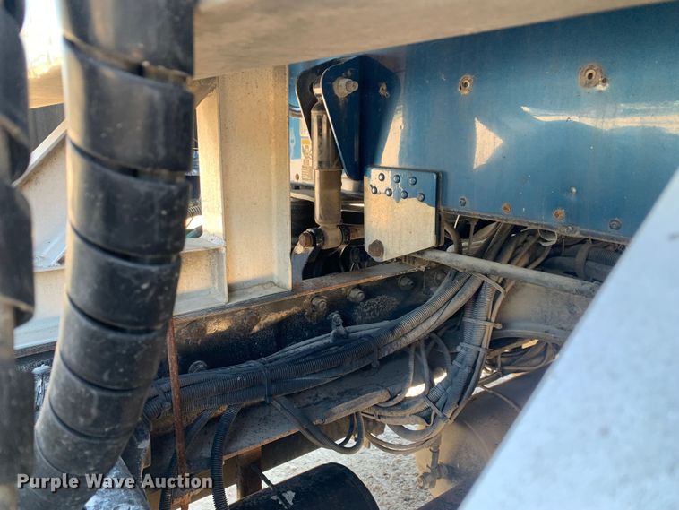 image for item LI9115 2007 Peterbilt 387  semi truck