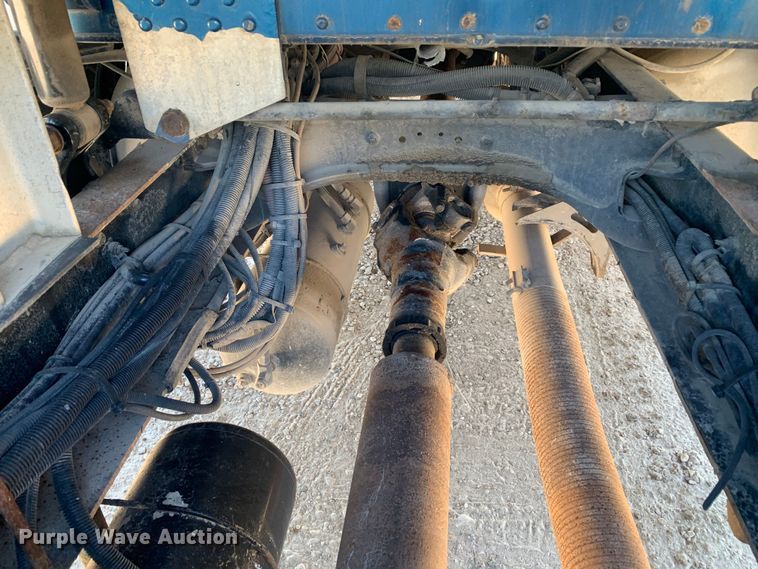 image for item LI9115 2007 Peterbilt 387  semi truck