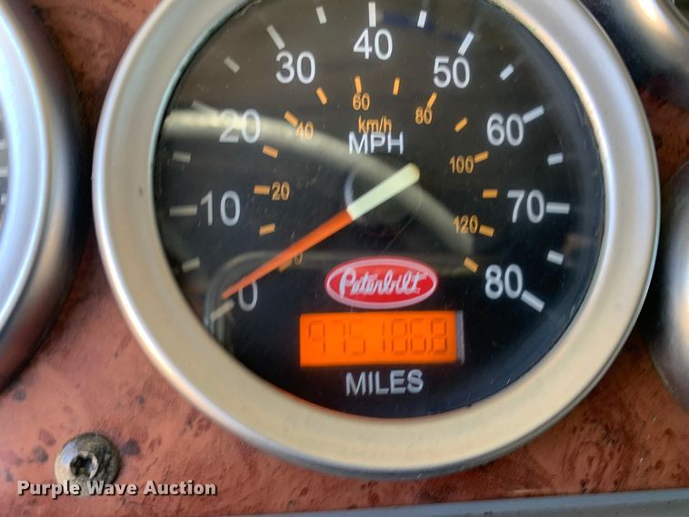 image for item LI9115 2007 Peterbilt 387  semi truck