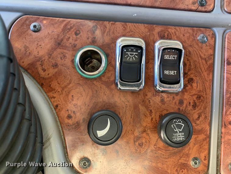 image for item LI9115 2007 Peterbilt 387  semi truck