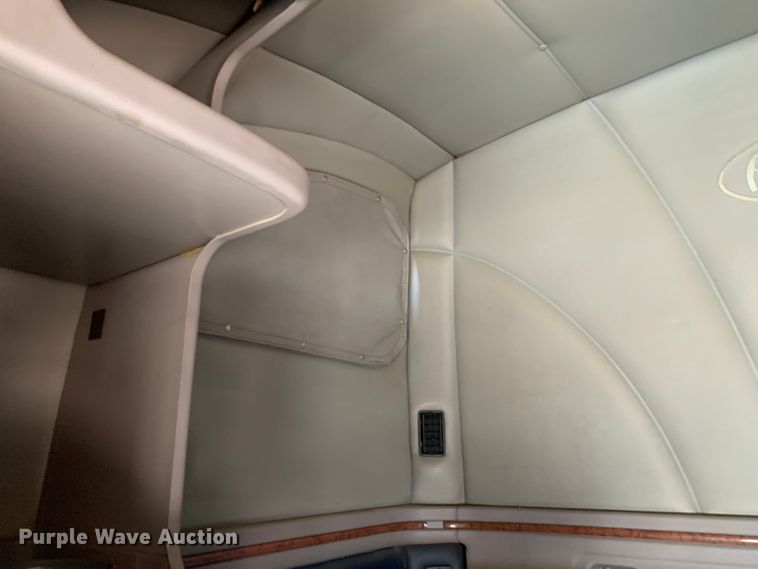 image for item LI9115 2007 Peterbilt 387  semi truck