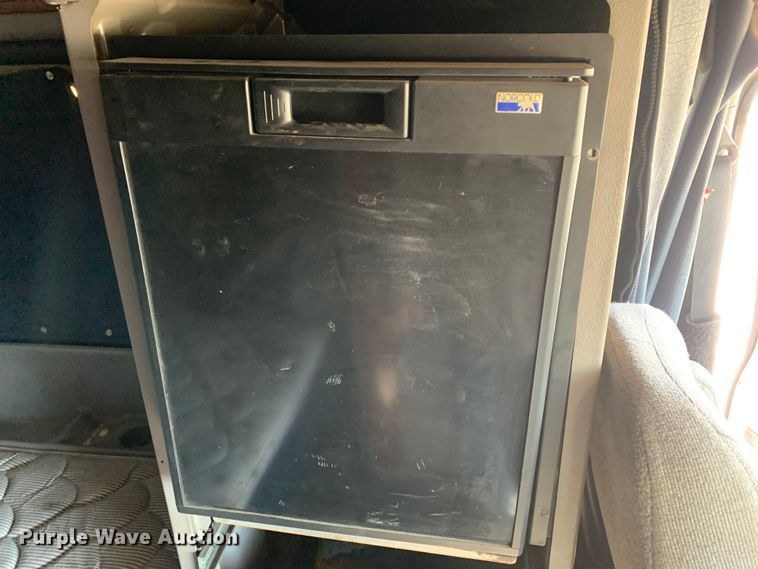 image for item LI9115 2007 Peterbilt 387  semi truck