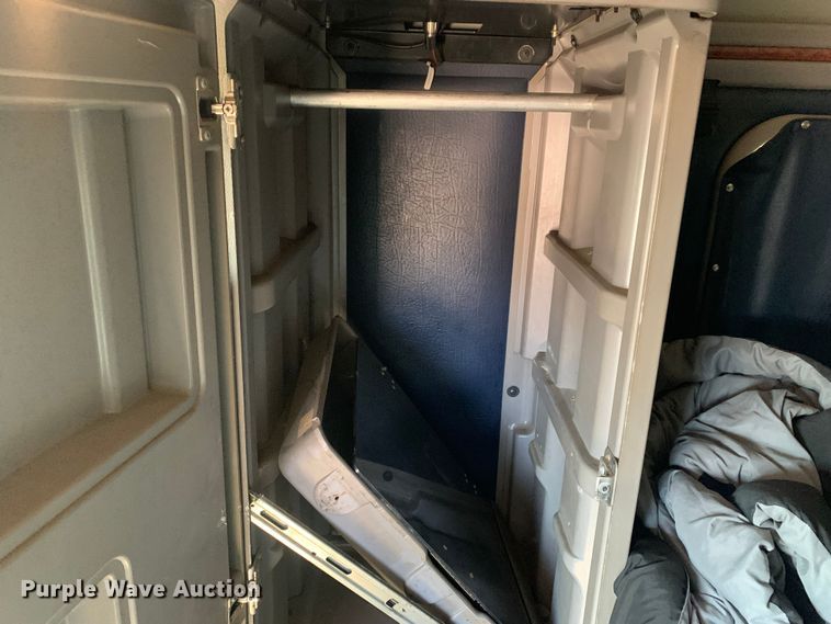 image for item LI9115 2007 Peterbilt 387  semi truck