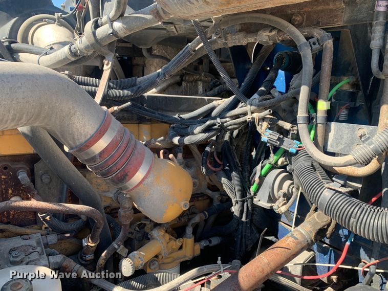 image for item LI9115 2007 Peterbilt 387  semi truck