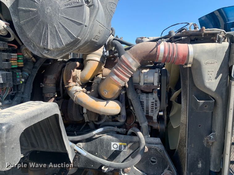 image for item LI9115 2007 Peterbilt 387  semi truck