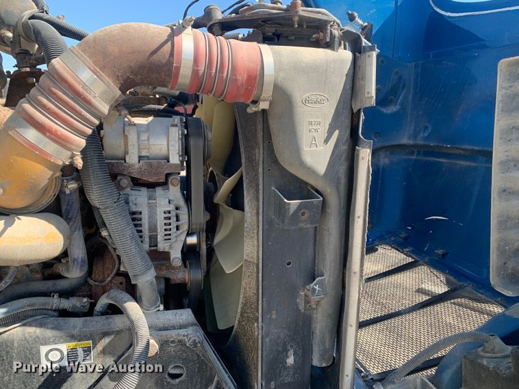 image for item LI9115 2007 Peterbilt 387  semi truck