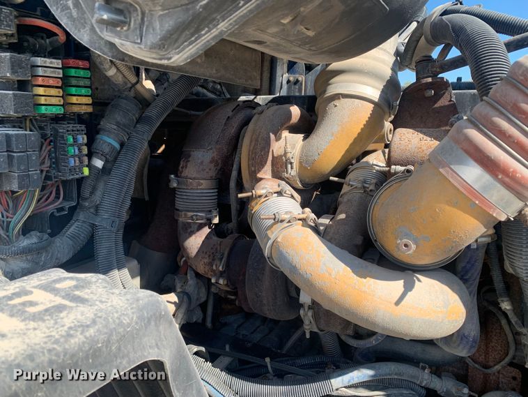 image for item LI9115 2007 Peterbilt 387  semi truck