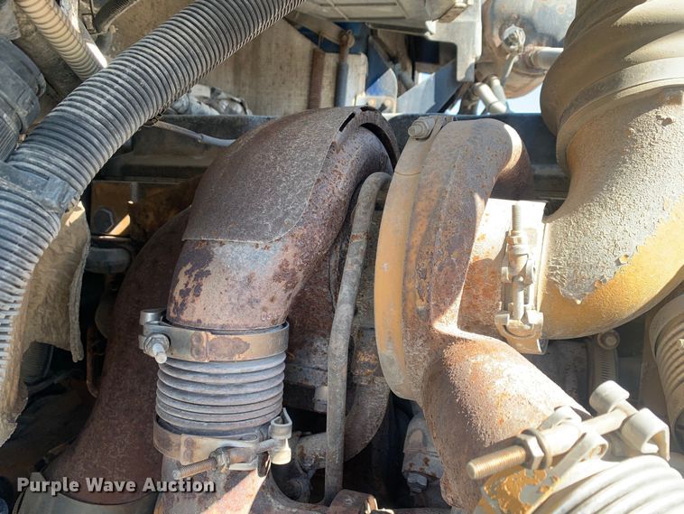 image for item LI9115 2007 Peterbilt 387  semi truck