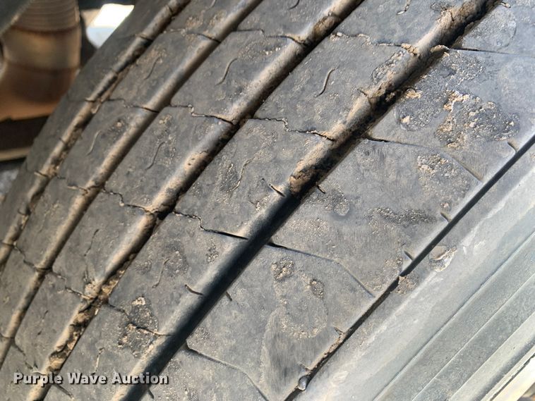 image for item LI9115 2007 Peterbilt 387  semi truck