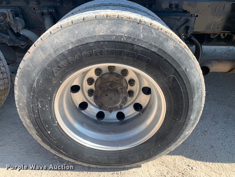 image for item LI9115 2007 Peterbilt 387  semi truck