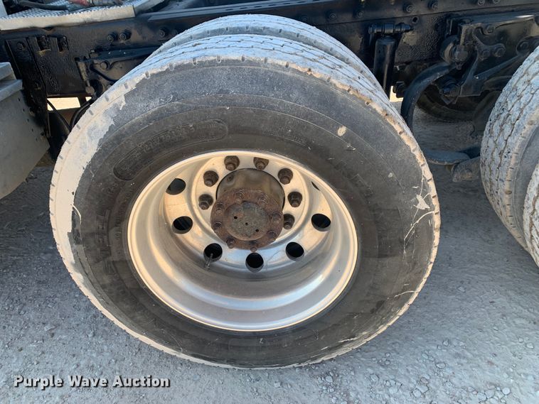 image for item LI9115 2007 Peterbilt 387  semi truck