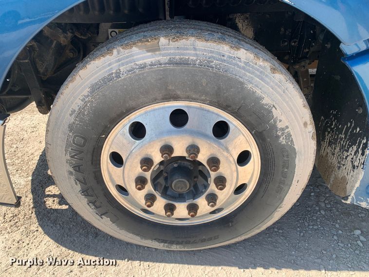 image for item LI9115 2007 Peterbilt 387  semi truck