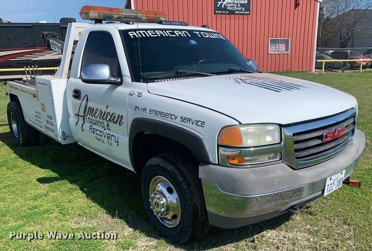 image for item LI9116 2002 GMC Sierra 3500  tow truck