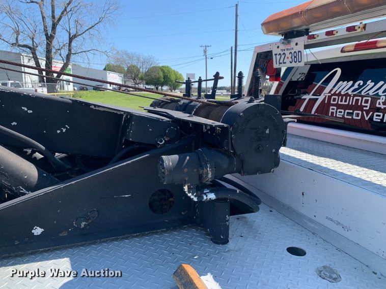 image for item LI9116 2002 GMC Sierra 3500  tow truck