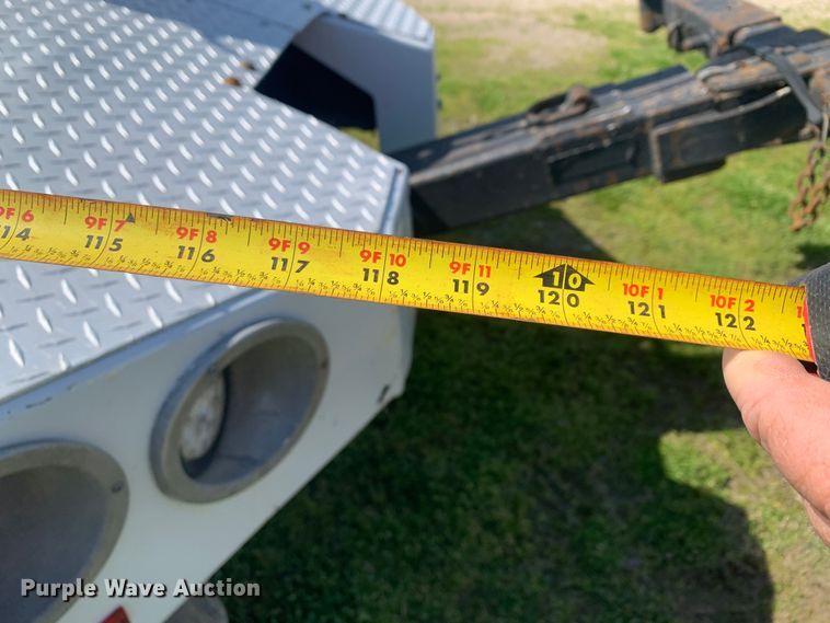 image for item LI9116 2002 GMC Sierra 3500  tow truck