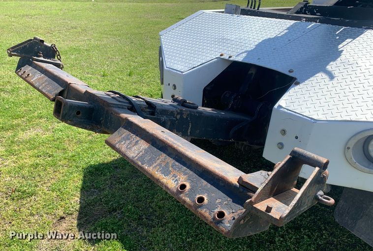 image for item LI9116 2002 GMC Sierra 3500  tow truck