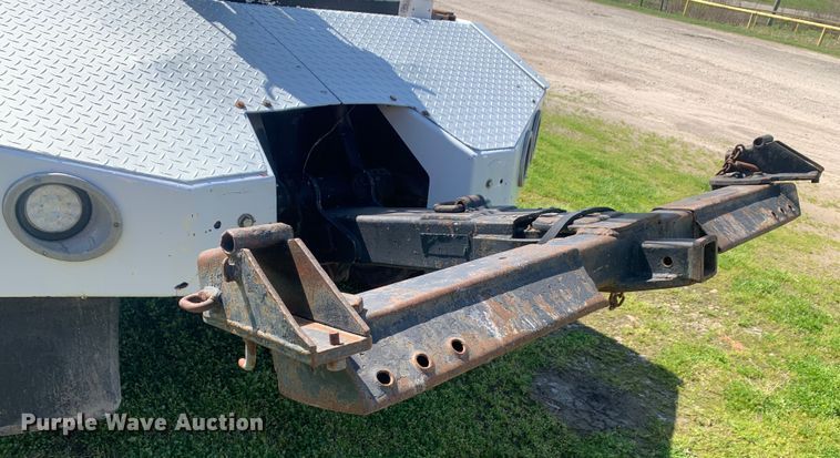 image for item LI9116 2002 GMC Sierra 3500  tow truck