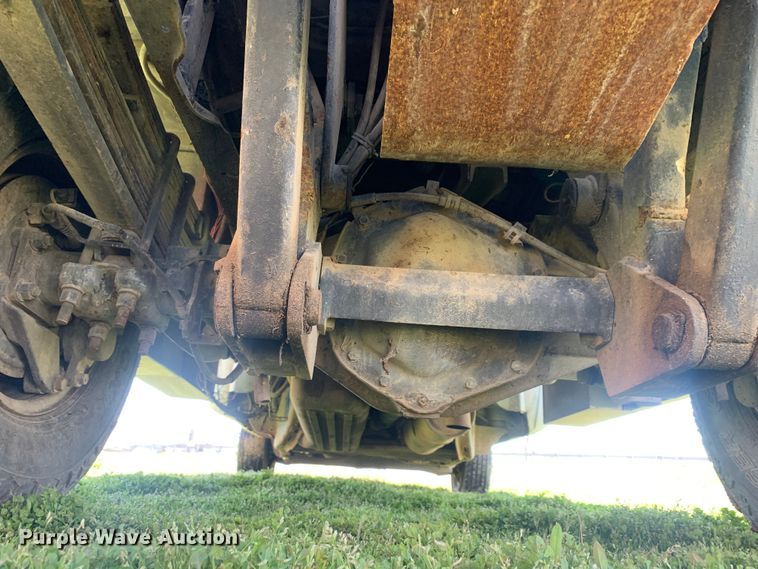 image for item LI9116 2002 GMC Sierra 3500  tow truck